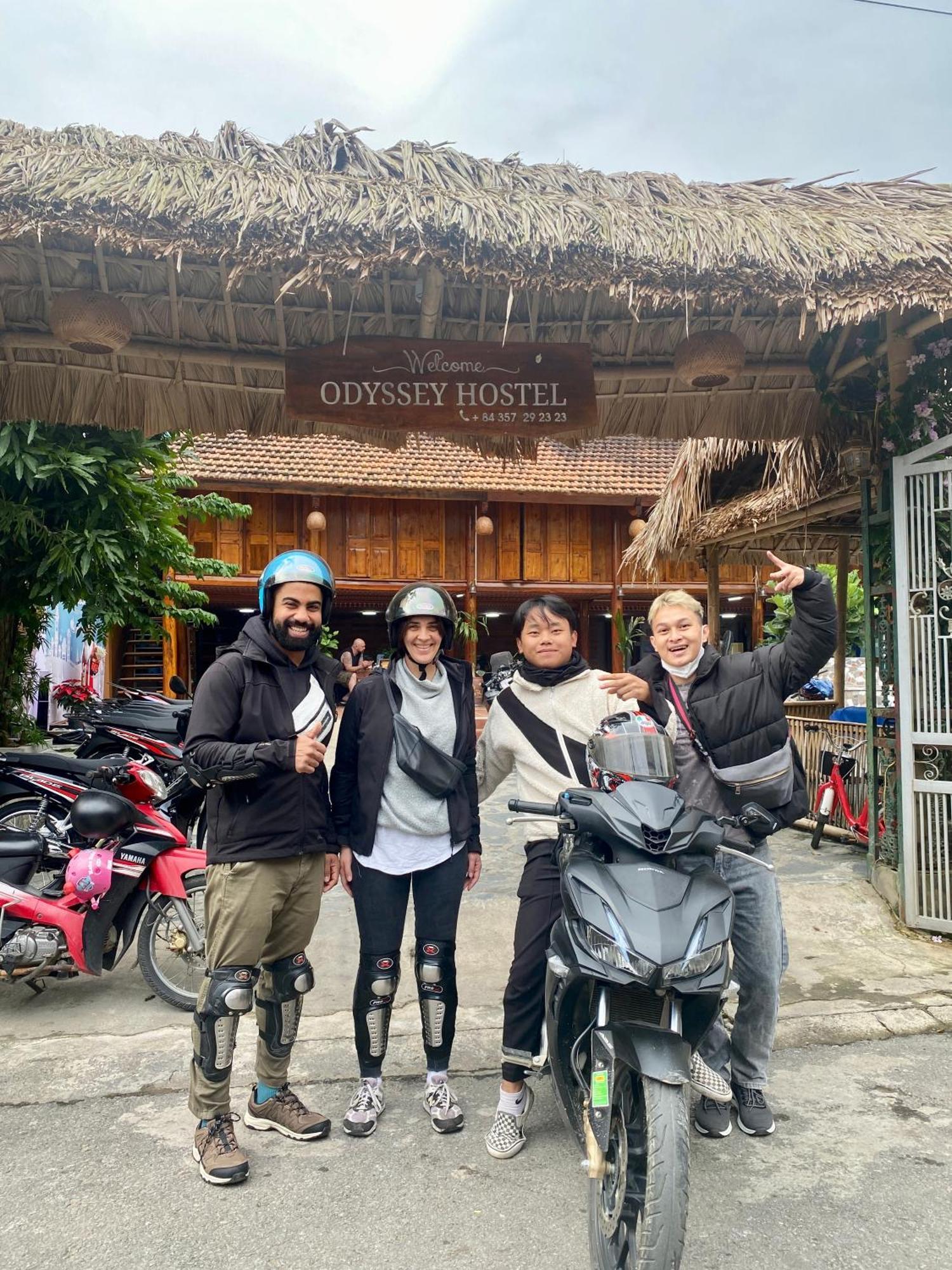 Odyssey Hostel, Tours & Motorbikes Rental Ha Giang Exteriör bild