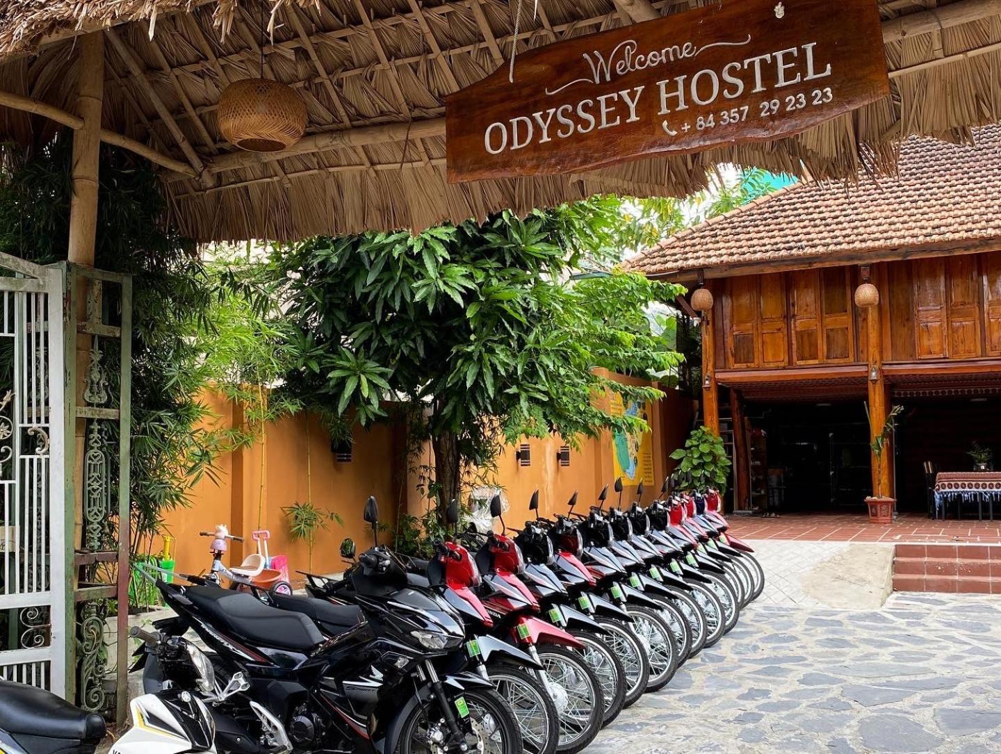 Odyssey Hostel, Tours & Motorbikes Rental Ha Giang Exteriör bild